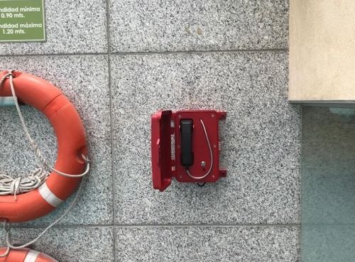 Neueste Unternehmensnachrichten über Unser Notfalltelefon JR101-CB wurde im Hilton Hotel in Peru installiert.
